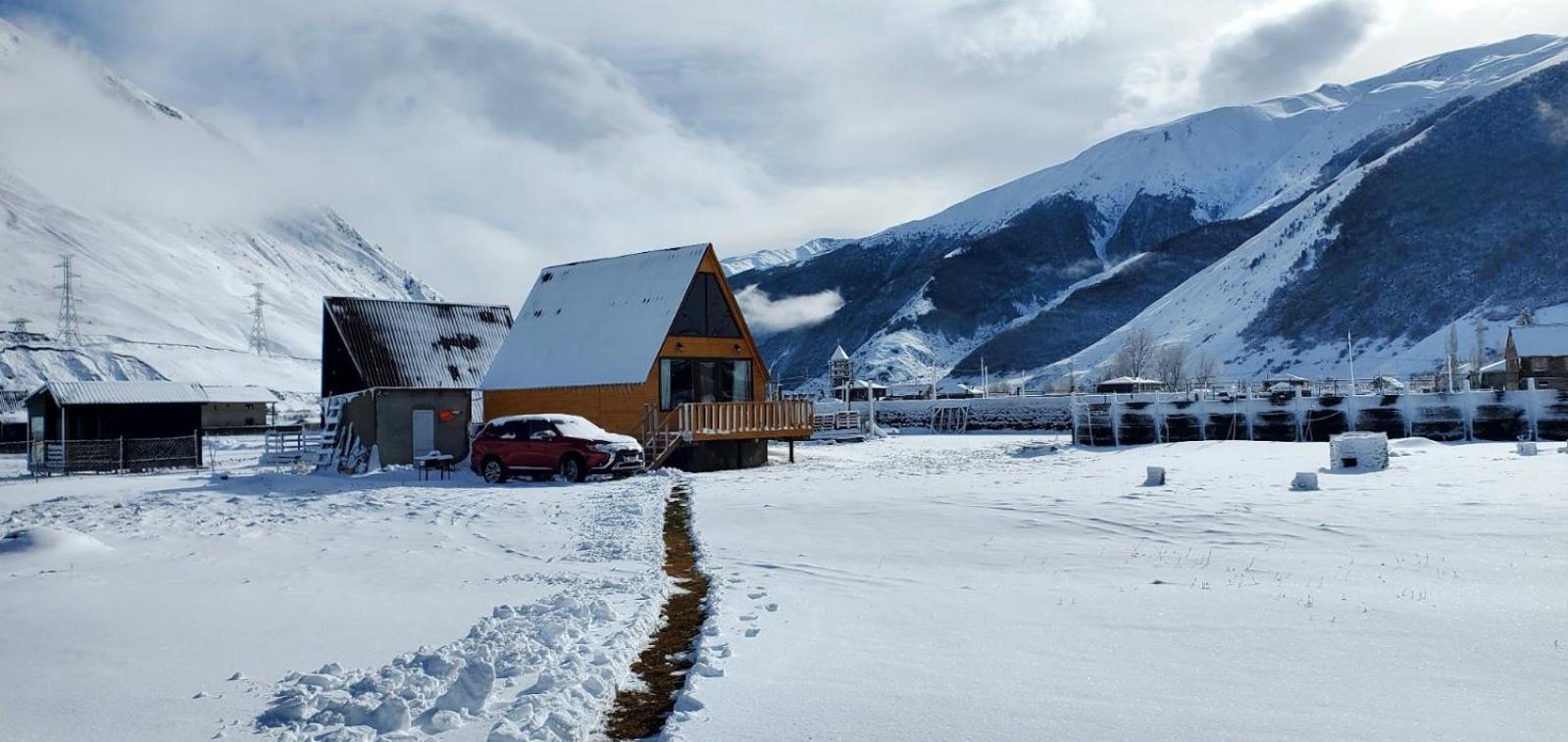 Willa Mountain Hut In Kazbegi Zewnętrze zdjęcie