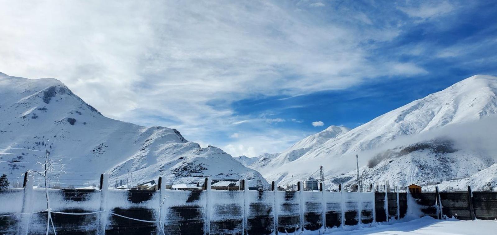 Willa Mountain Hut In Kazbegi Zewnętrze zdjęcie